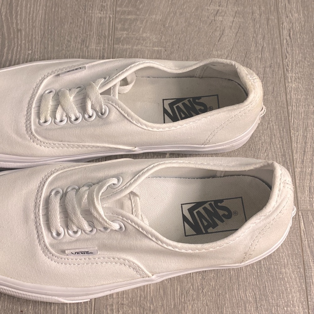 Vans - Picture 3 of 4
